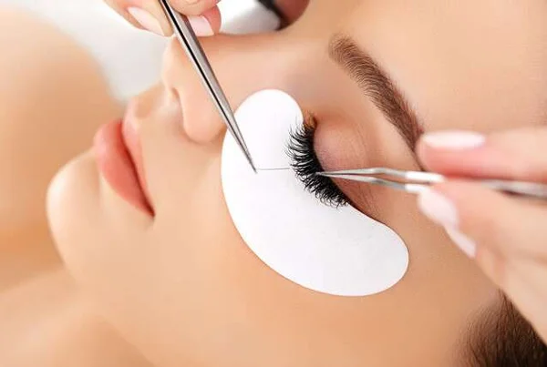 Eyelashes Extensions